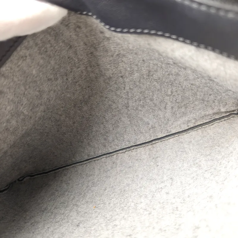 CELINE Crossbody Bag Trio Messenger Bag Black Lambskin Large25.5 × 5 × 17.5 cm — detail view 1 of 10