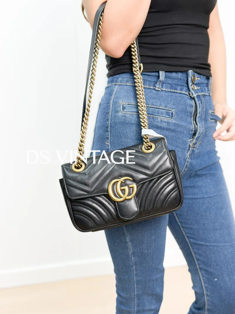 GUCCI Crossbody Bag GG Marmont Small Marmont 22Black CC alfskin Small22 × 6 × 13 cm Conditioned — on-model view 2 of 4