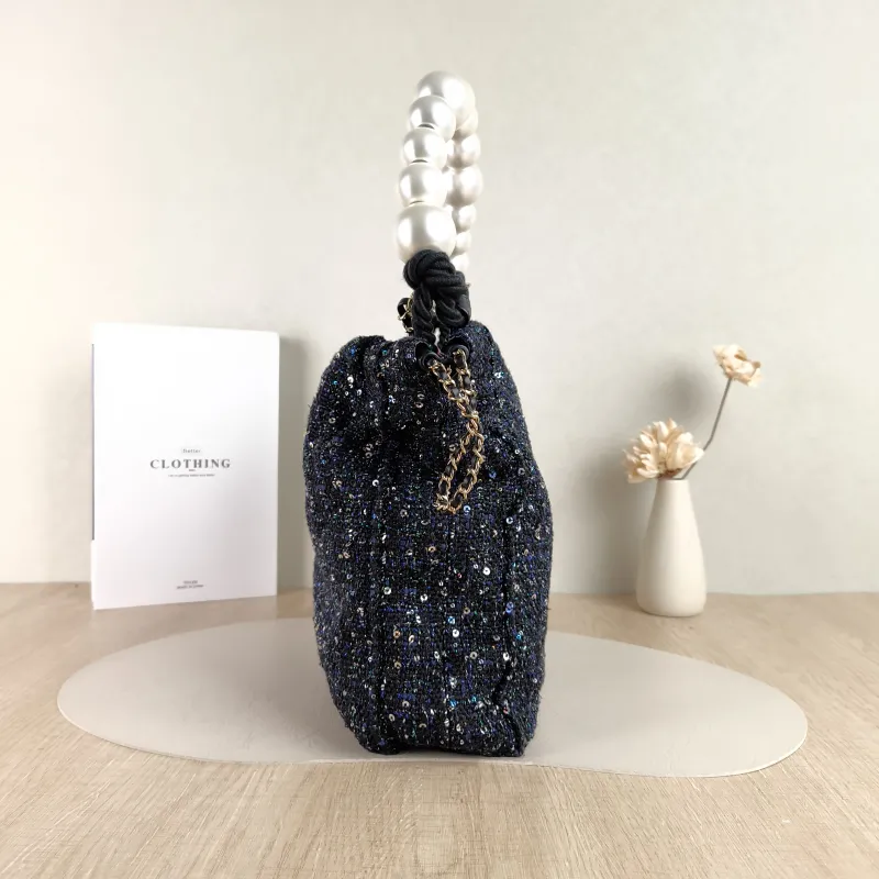 Chanel Shoulder Bag Pearl Bucket Bag Black One Size 25 × 8 × 27 cm 27 — detail view 6 of 11