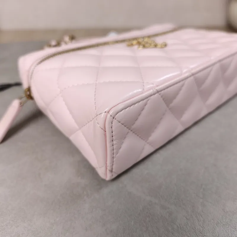 Chanel Crossbody Bag26c lp Vanity Case Bag Pink Calfskin One Size19.5 × 5 × 17 cm — detail view 15 of 19