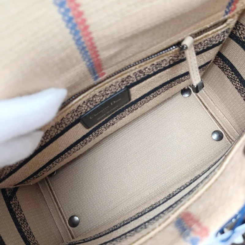 DIOR Top Handle Bag Lady Lady Dior Bag Black Medium 24 × 12 × 21 cm — detail view 6 of 11