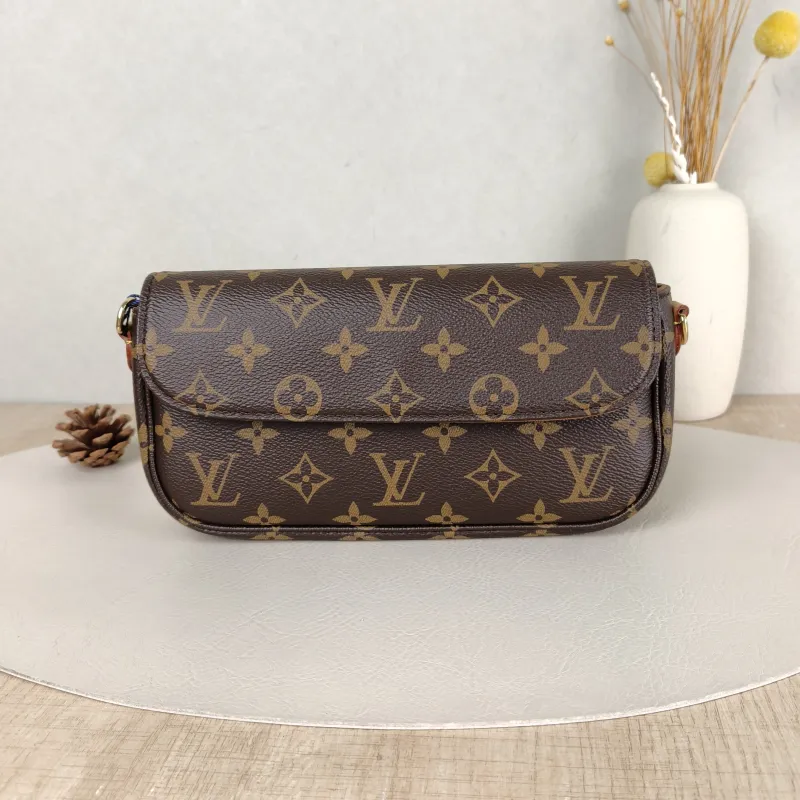Louis Vuitton Crossbody Bag IVY Monogram PVC Small 23.5 × 4.3 × 12 cm