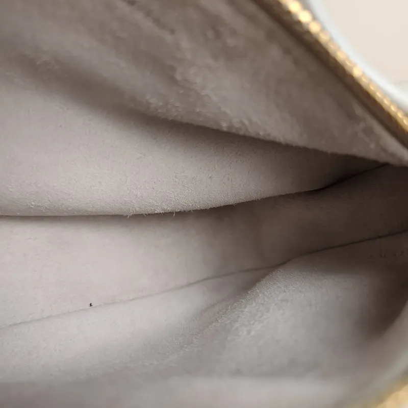 CELINE Shoulder Bag Romy Hobo Shoulder Bag White Calfskin Mini 19 × 5 × 14 cm — detail view 4 of 10