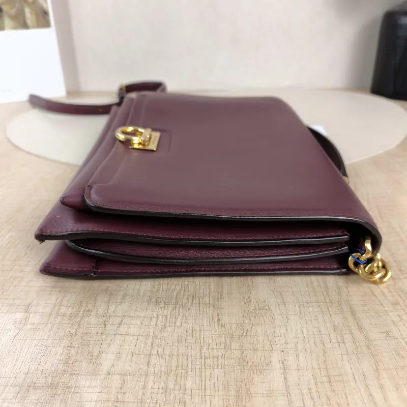 FERRAGAMO Shoulder Bag Shoulder Bag Calfskin One Size24 × 4 × 19 cm — detail view 4 of 11