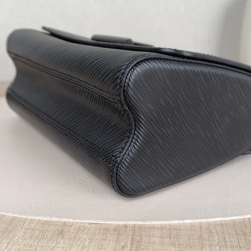 Louis Vuitton Crossbody Bag Twist Black Epi Embossed Calfskin Medium23 × 9.5 × 17 cm — detail view 2 of 12