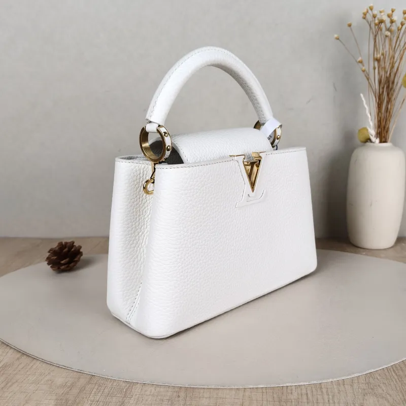 Louis Vuitton Shoulder Bag MY Capucines White Calfskin One Size 23 × 8 × 15 cm — cover view 4 of 6