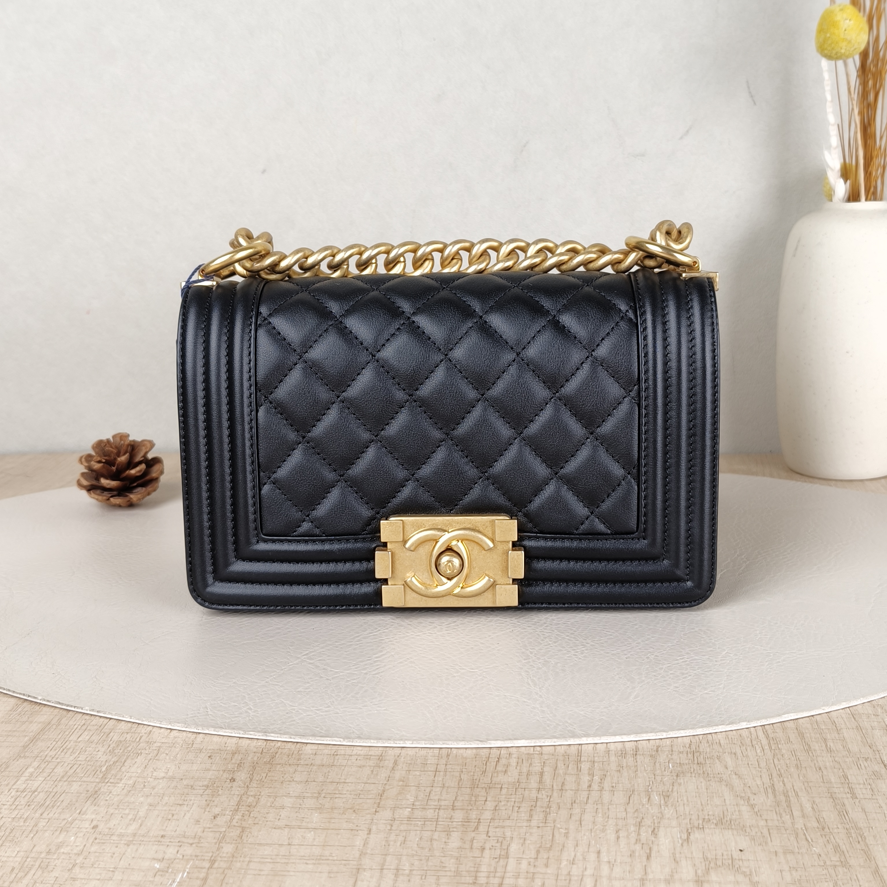 Chanel Crossbody Bag Le Boy​Black Calfskin Small20.5 × 8.5 × 12 cm