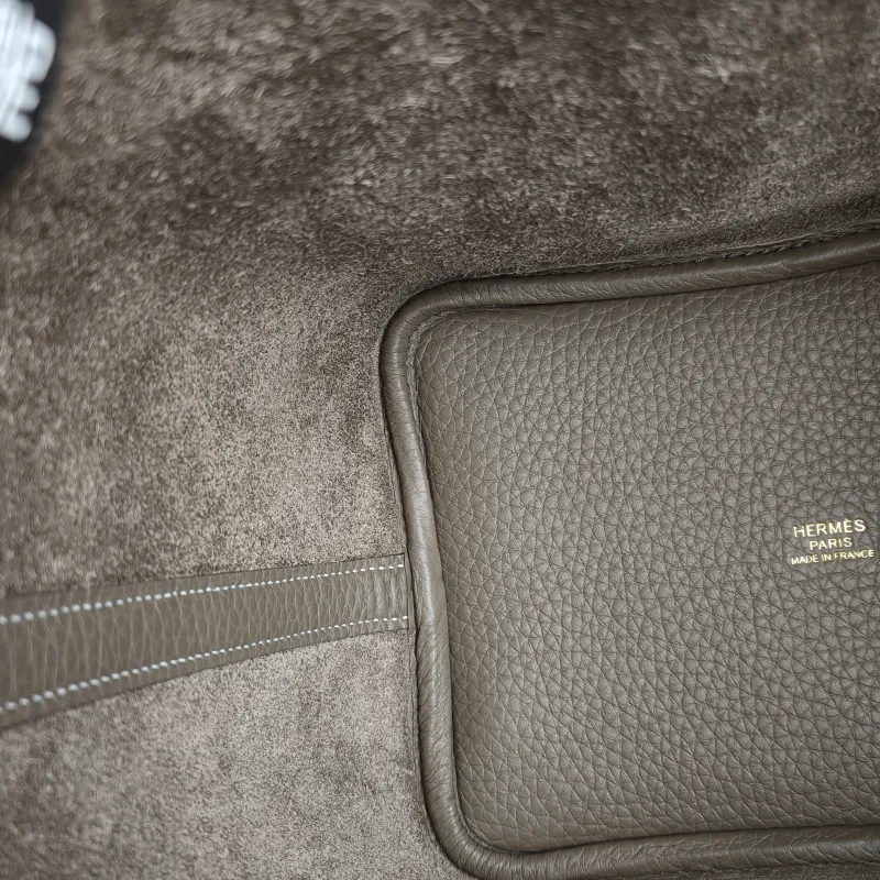 Hermès Top Handle Bag Picotin Lock 18 1818 TC Calfskin Small18 × 13 × 18 cm — detail view 1 of 10
