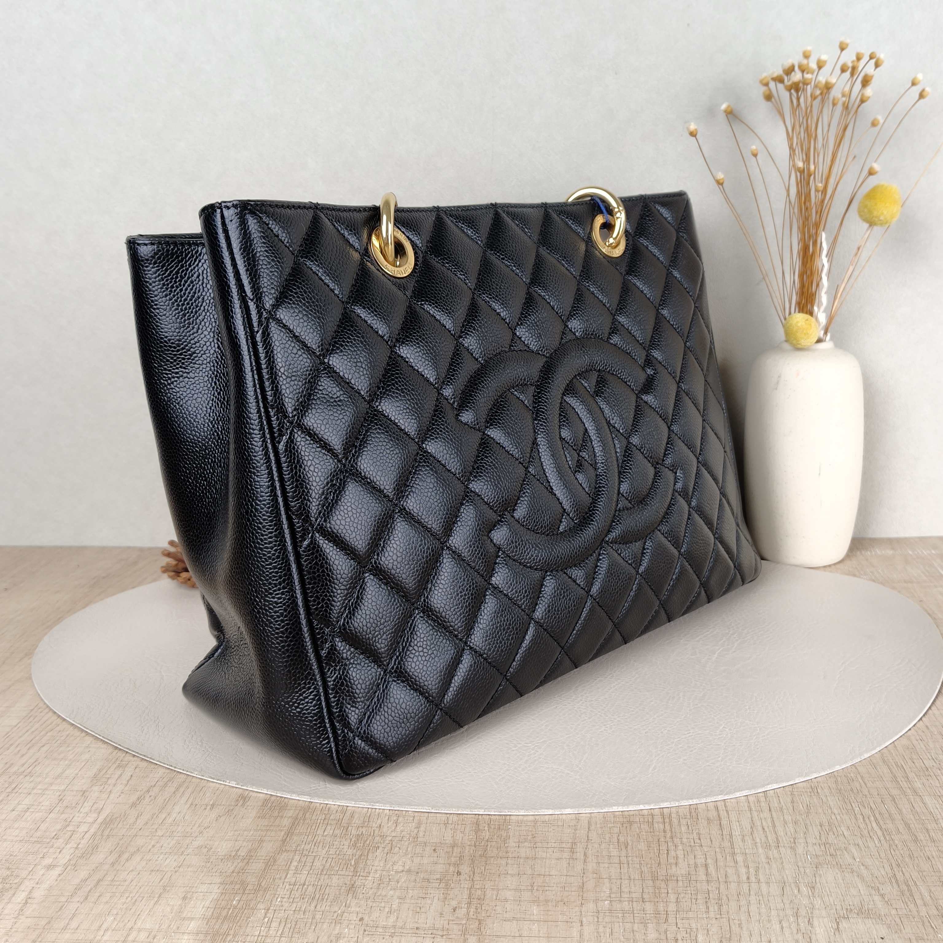 Chanel Shoulder Bag Grand Shopping Tote GST Shopping Tote Black Grained Calfskin Large33 × 13 × 24 cm — cover view 2 of 5