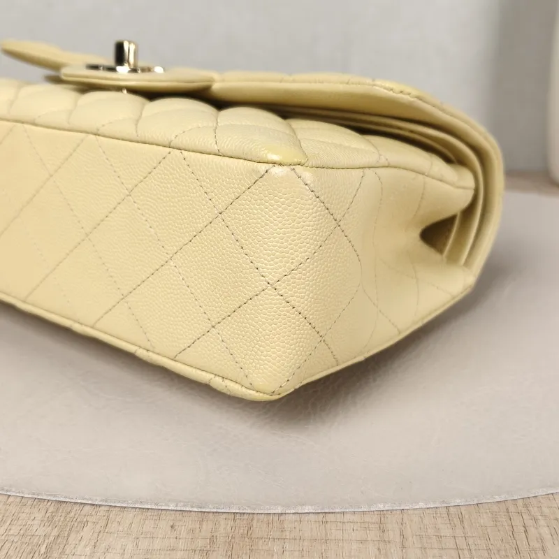 Chanel Crossbody Bag Classic Flap CF Yellow Grained Calfskin Small 23 × 6 × 14.5 cm — detail view 5 of 13