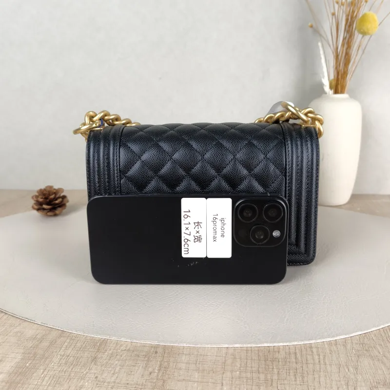 Chanel Crossbody Bag Le BoyBlack Grained Calfskin20.5 × 8.5 × 12 cm — cover view 4 of 5