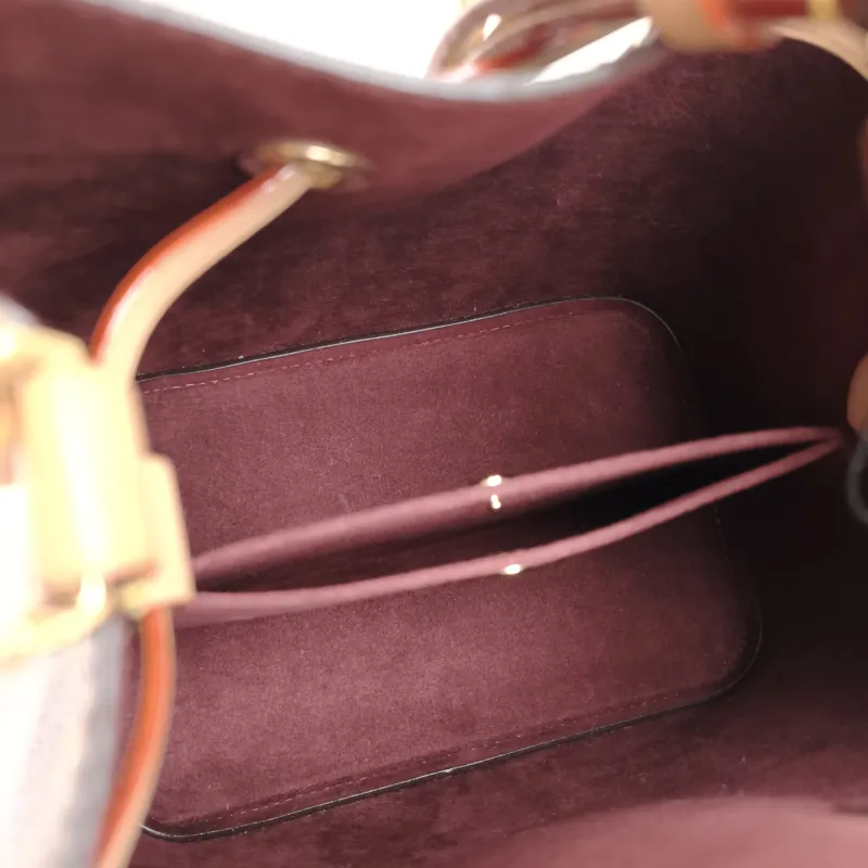 Louis Vuitton Crossbody Bag NÉONOÉ Bucket Bag BB Monogram PVC BB 20 × 13 × 20 cm — detail view 1 of 10