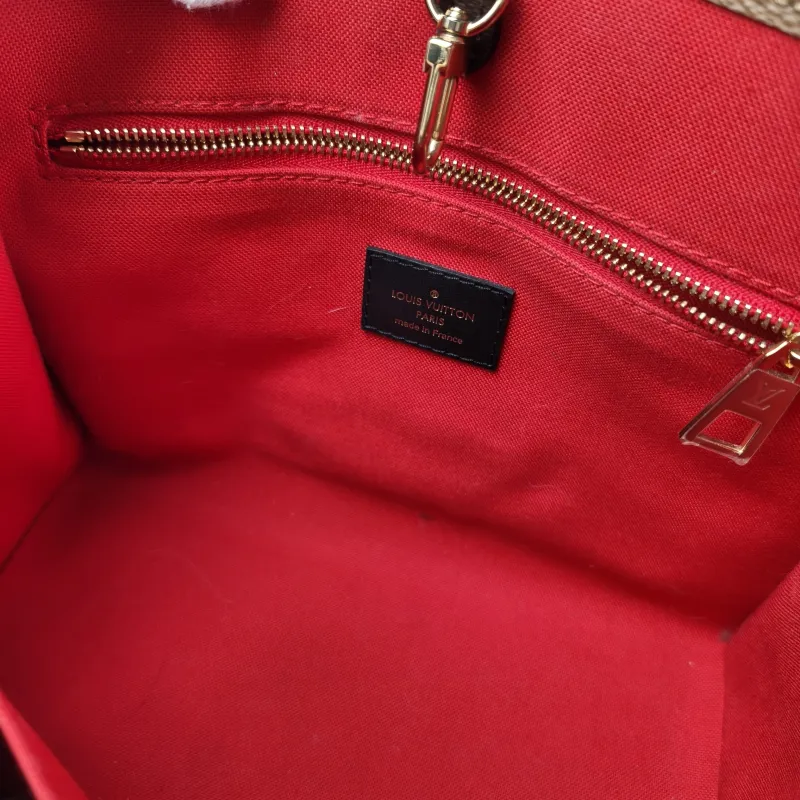 Louis Vuitton Shoulder Bag Onthego Monogram PVC Small 25 × 11.5 × 19 cm — detail view 7 of 14