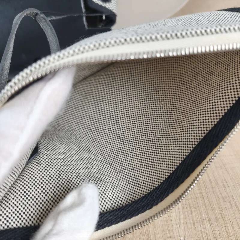 Hermès Crossbody Bag Herbag 31 Black · White Canvas Medium 30.5 × 11 × 25.5 cm u — detail view 7 of 14