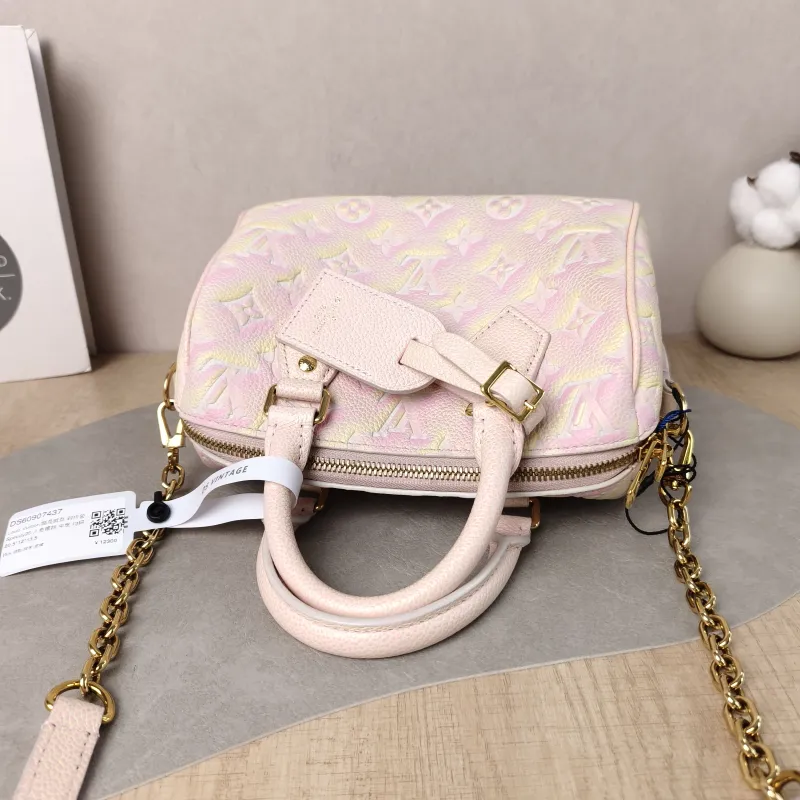 Louis Vuitton Crossbody Bag Speedy20 Calfskin One Size 20.5 × 12 × 13.5 cm — detail view 9 of 11