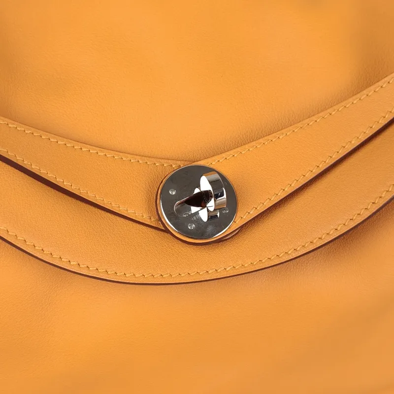 Hermès Crossbody Bag Lindy 30 Taurillon Clemence TC Calfskin 30 30 × 15 × 19 cm D — detail view 7 of 11