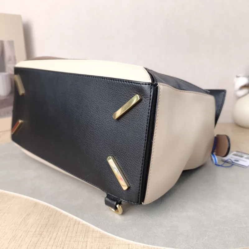 LOEWE Crossbody Bag Puzzle Brown Colorblock Calfskin Medium 29 × 14 × 19.5 cm — detail view 6 of 14