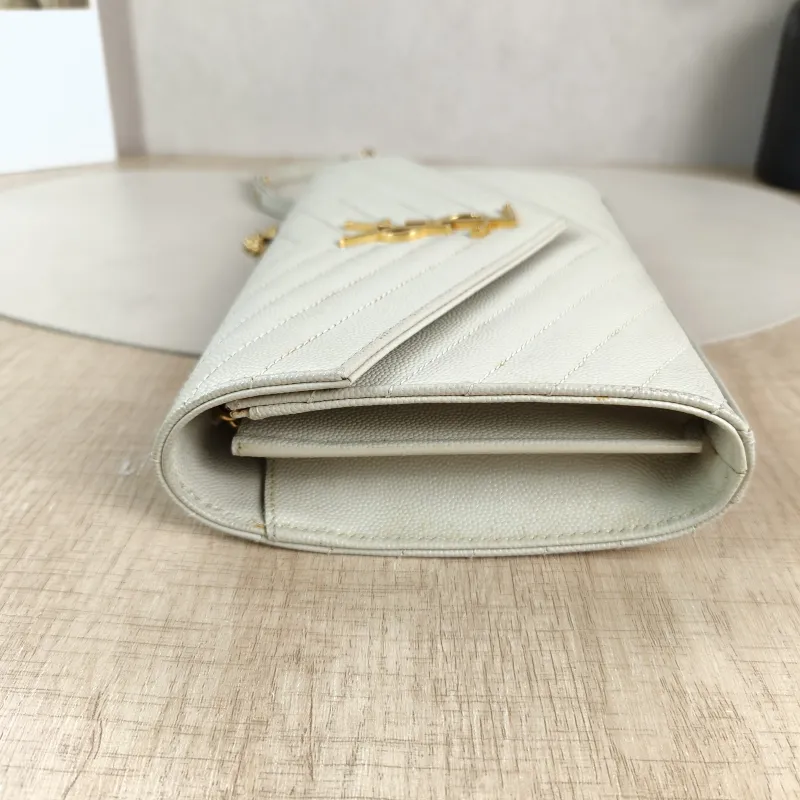 SAINT LAURENT Crossbody Bag CASSANDRE ENVELOPE White Calfskin 22.5 × 4 × 14 cm — detail view 1 of 13