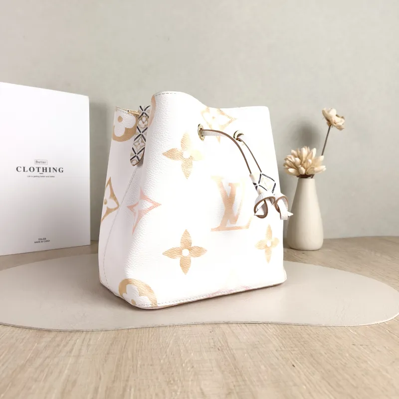 Louis Vuitton Crossbody Bag NÉONOÉ Bucket Bag BB PVC BB 20 × 13 × 20 cm — cover view 4 of 5