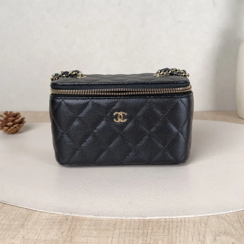 Chanel Crossbody Bag Edition Black Grained Calfskin One Size16 × 8 × 9.5 cm