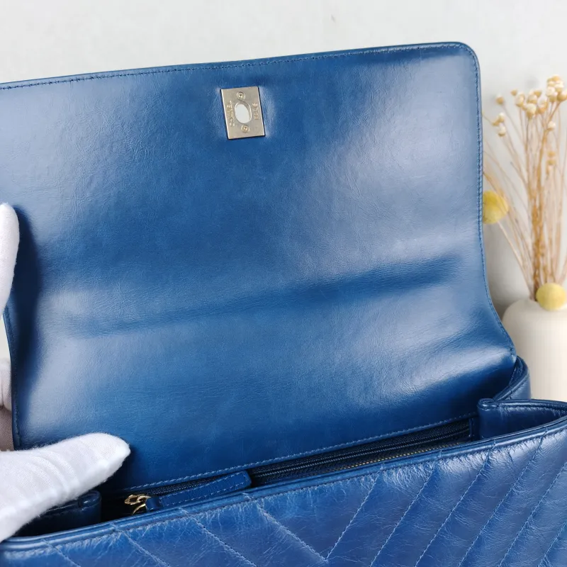 Chanel Top Handle Bag Coco Handle​ Blue V Calfskin Medium 29 × 12 × 18 cm 24 — detail view 2 of 15