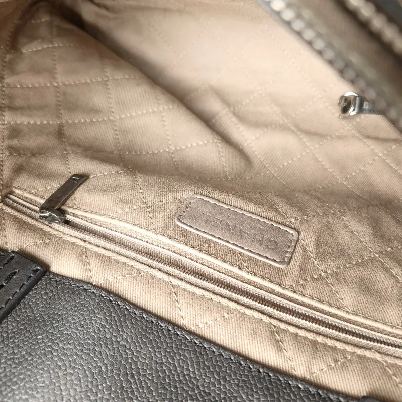 Chanel Shoulder Bag Tote Bag Black Grained Calfskin 33 × 14 × 26 cm — detail view 2 of 14