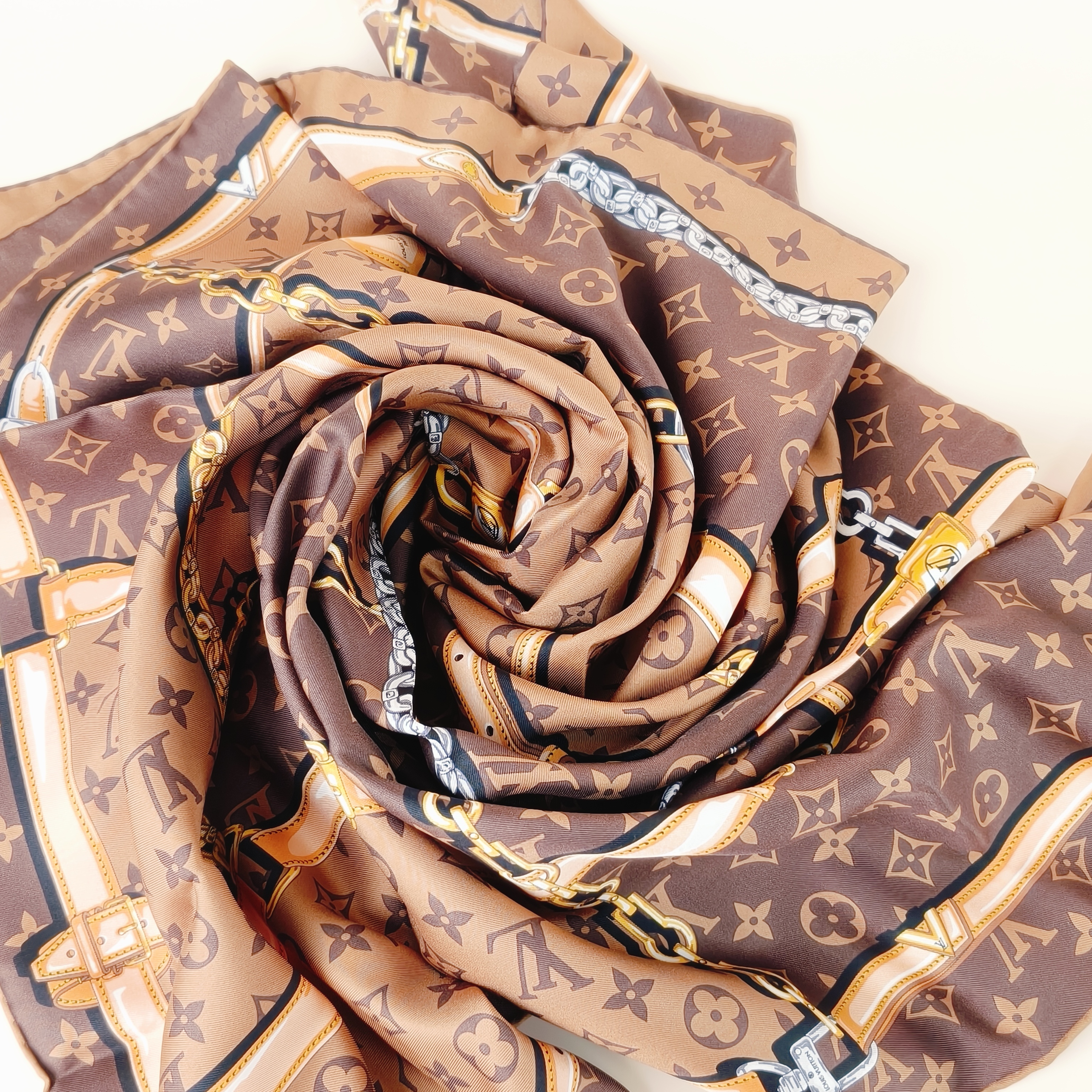 Louis Vuitton Monogram Silk One Size90*90 โ cover view 6 of 11