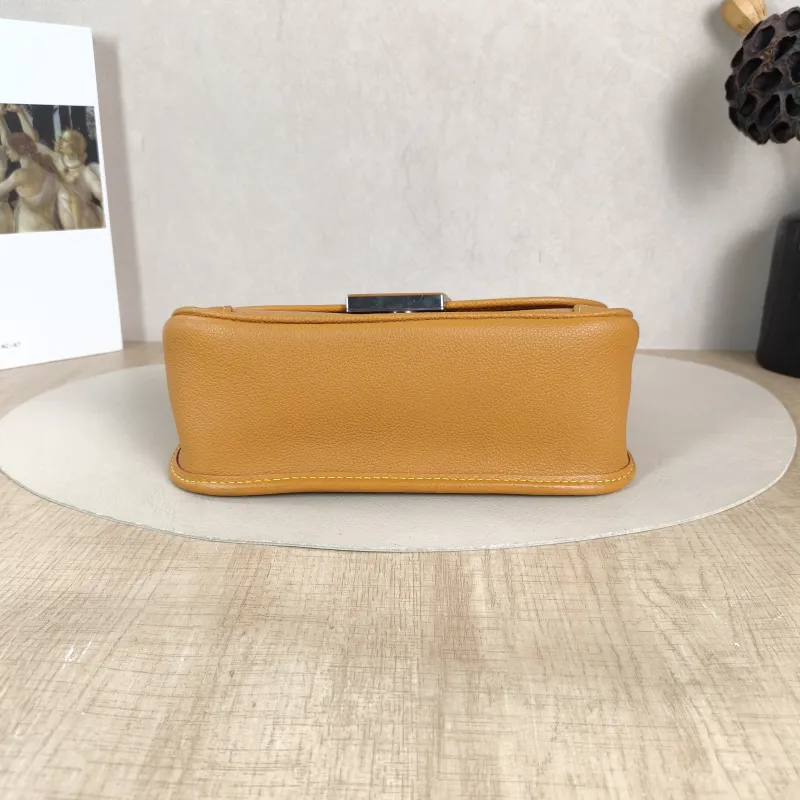 Louis Vuitton Shoulder Bag BUCI Epi Embossed Calfskin One Size 24.5 × 9 × 15.5 cm — cover view 4 of 5