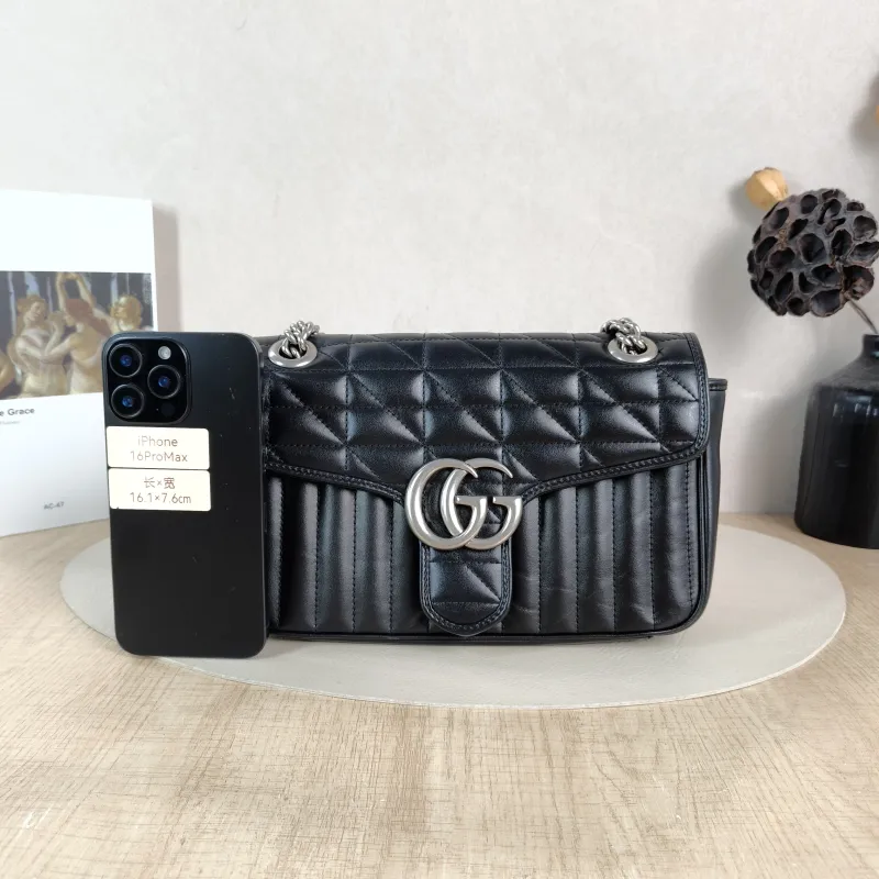 GUCCI Crossbody Bag GG Marmont Medium Marmont 26 Calfskin One Size 26 × 7 × 15 cm — cover view 4 of 5