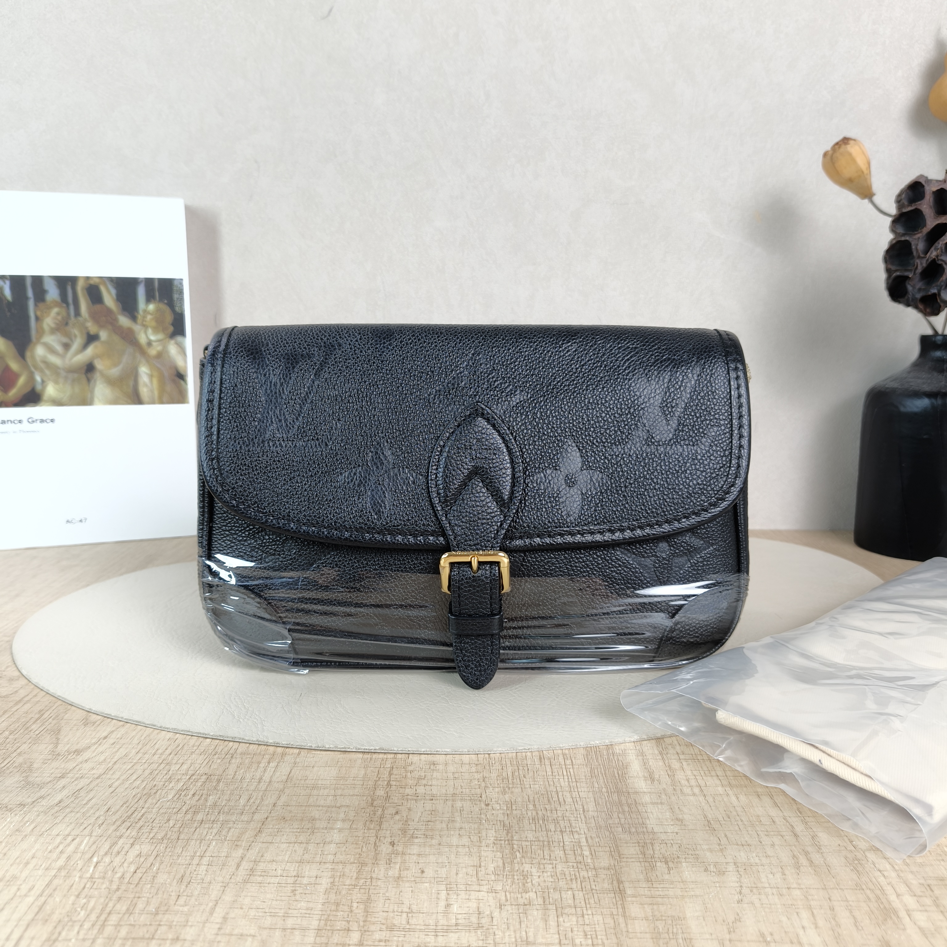 Louis Vuitton Crossbody Bag Diane Baguette Bag Black Empreinte Embossed Calfskin Monogram Small24 × 9 × 15 cm — cover view 4 of 6