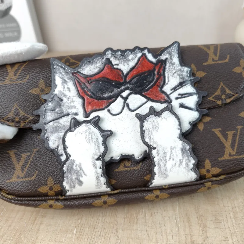 Louis Vuitton Crossbody Bag IVY Monogram PVC Small 23.5 × 4.3 × 12 cm — detail view 4 of 13