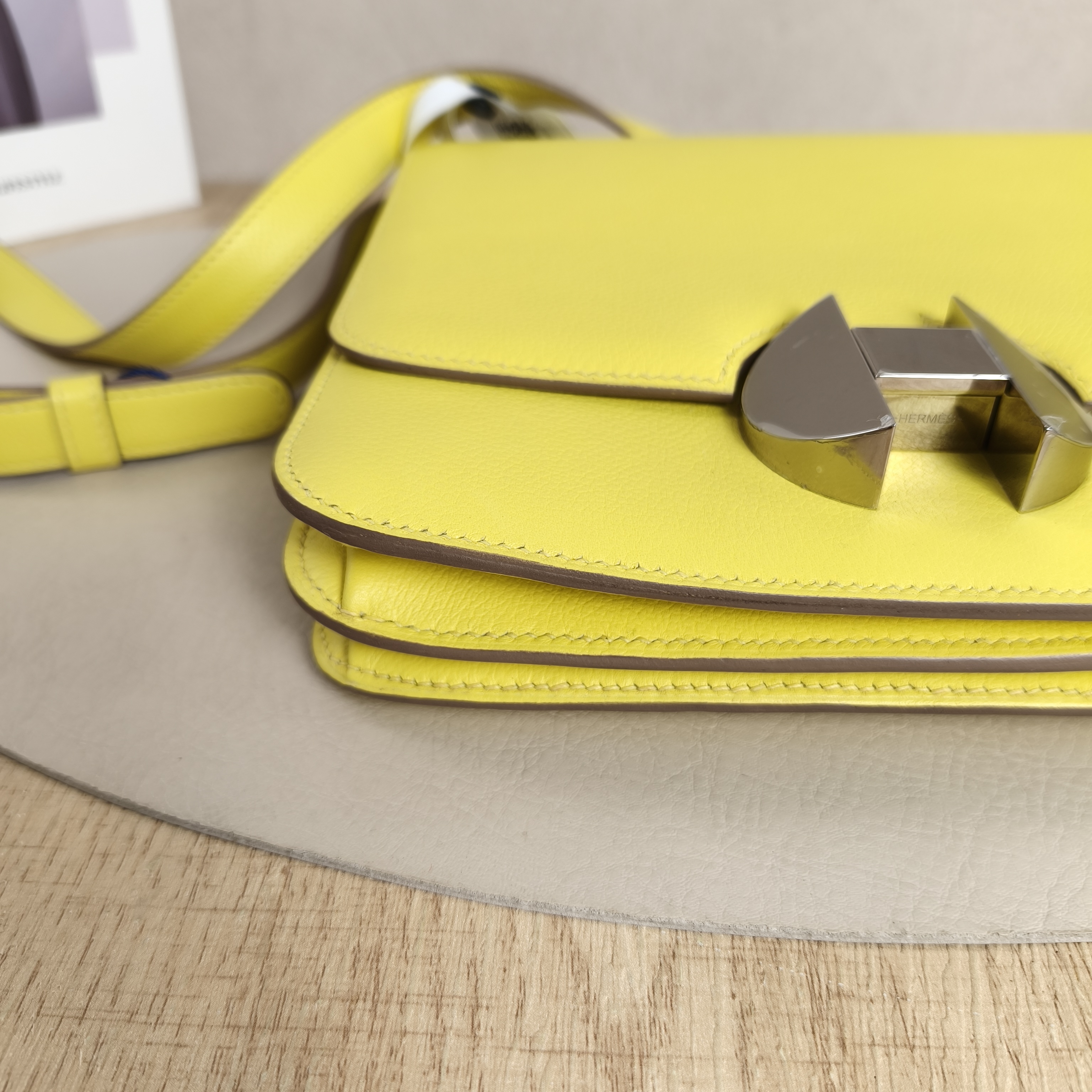 Hermès Crossbody Bag2002 20Collection Crossbody Bag Evercolor Calfskin One Size20 × 5 × 19 cm — cover view 8 of 11