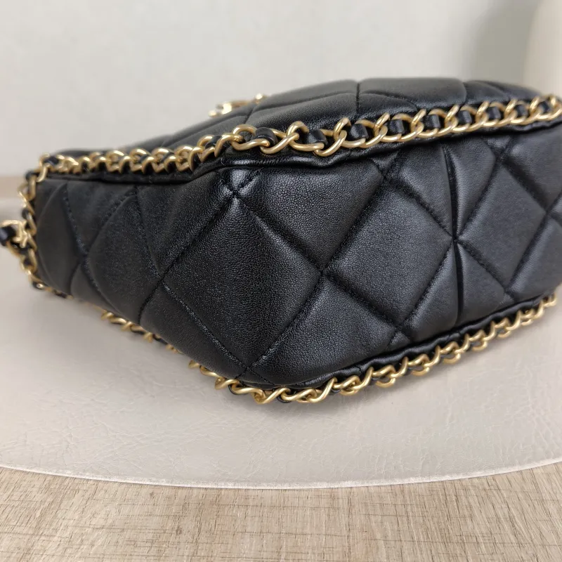 Chanel Shoulder Bag Bucket Bag Black Lambskin One Size 22 × 8 × 17 cm — detail view 5 of 12