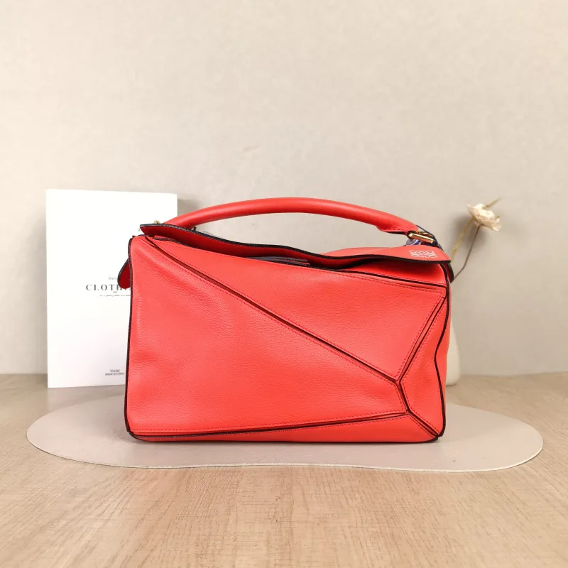 LOEWE Crossbody Bag Puzzle Red Calfskin Medium29 × 14 × 19.5 cm