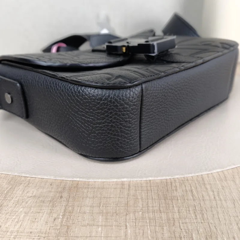 DIOR Crossbody Bag Black Calfskin Small 23 × 6 × 17.5 cm — detail view 10 of 12