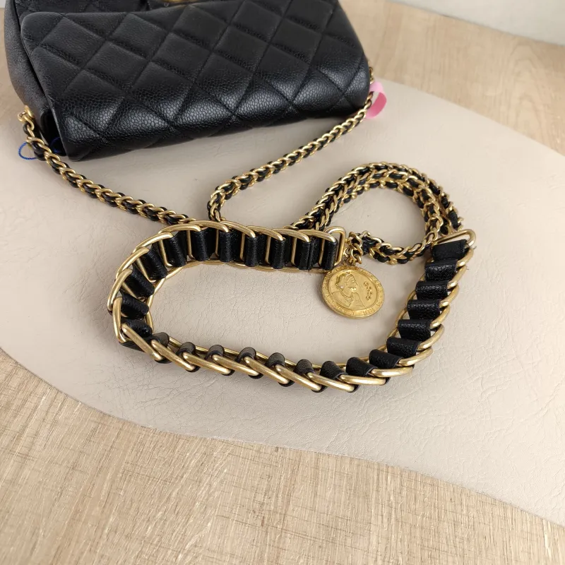Chanel Crossbody Bag Black Grained Calfskin 20 × 7 × 15 cm — detail view 9 of 11
