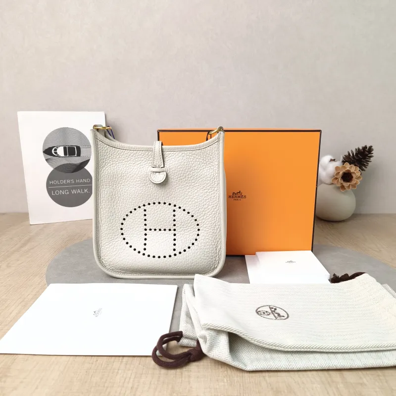 Hermès Crossbody Bag Evelyne Mini 16 Mini 16 TC Calfskin Mini 17 × 5.5 × 18 cm U — cover view 2 of 6