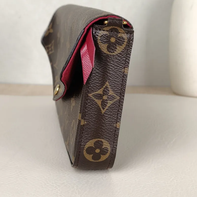 Louis Vuitton Crossbody Bag Pochette Félicie Monogram PVC Small21 × 3 × 12 cm — detail view 11 of 13