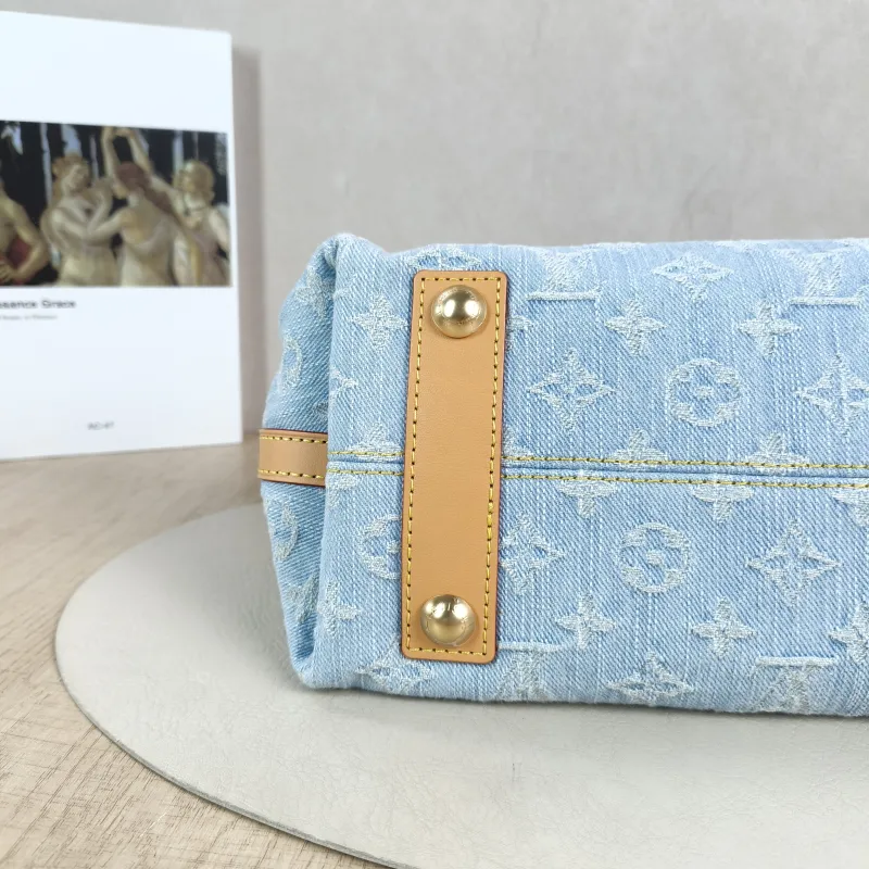 Louis Vuitton Crossbody Bag Carryall Blue Small 29 × 12 × 24 cm — detail view 4 of 14