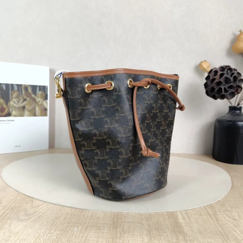 CELINE Crossbody Bag Triomphe Bucket Bag Monogram PVC Small14 × 14 × 21 cm — cover view 4 of 5