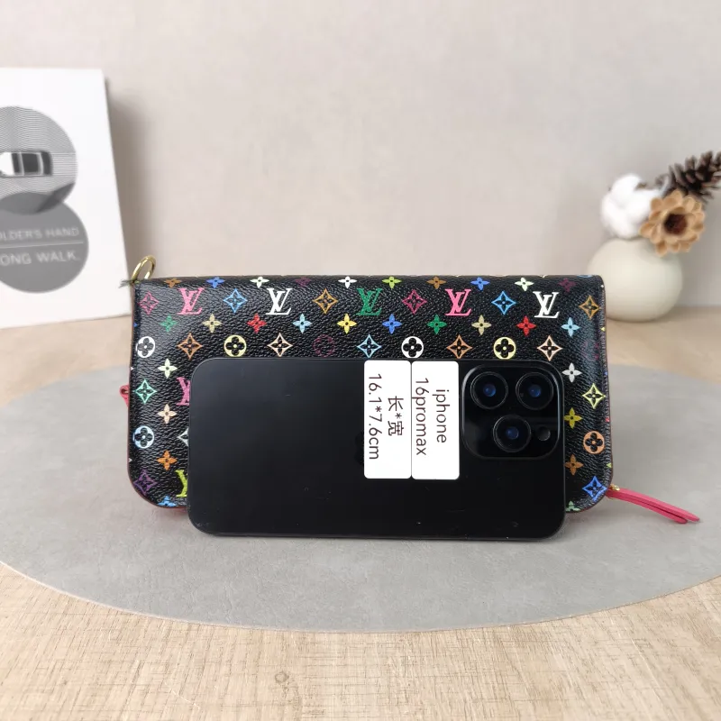 Louis Vuitton Wallet Edition Wallet Multicolore PVC One Size21 × 2 × 11 cm — cover view 5 of 6