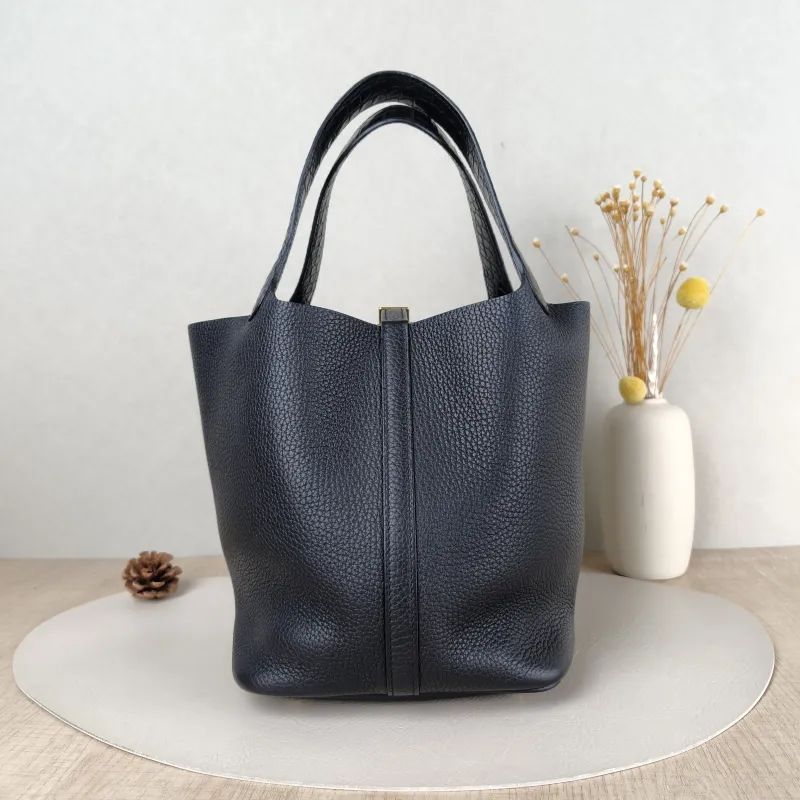 Hermès Top Handle Bag Picotin Lock 22 22Black TC Calfskin Medium22 × 17 × 21 cm — cover view 5 of 5