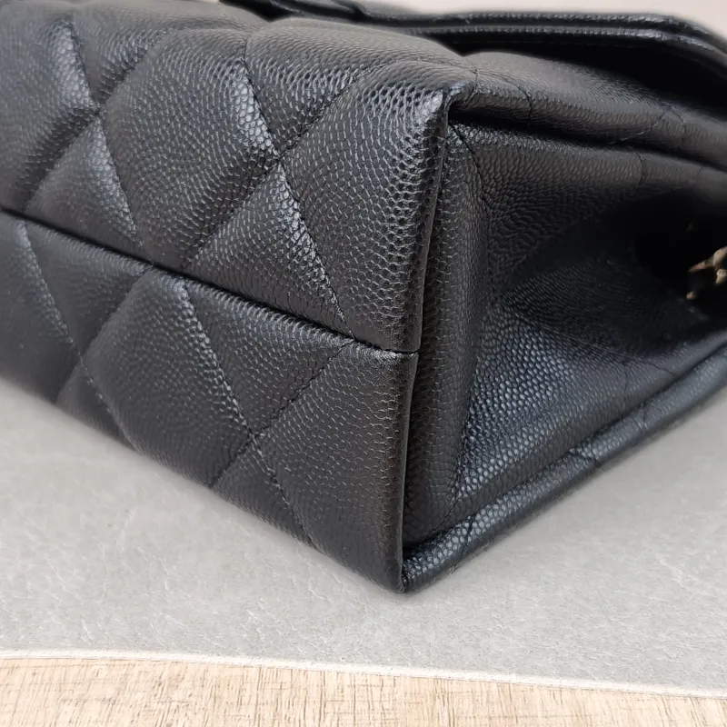 Chanel Crossbody Bag Edition mini Black Grained Calfskin mini 20 × 8 × 12.5 cm — detail view 4 of 15