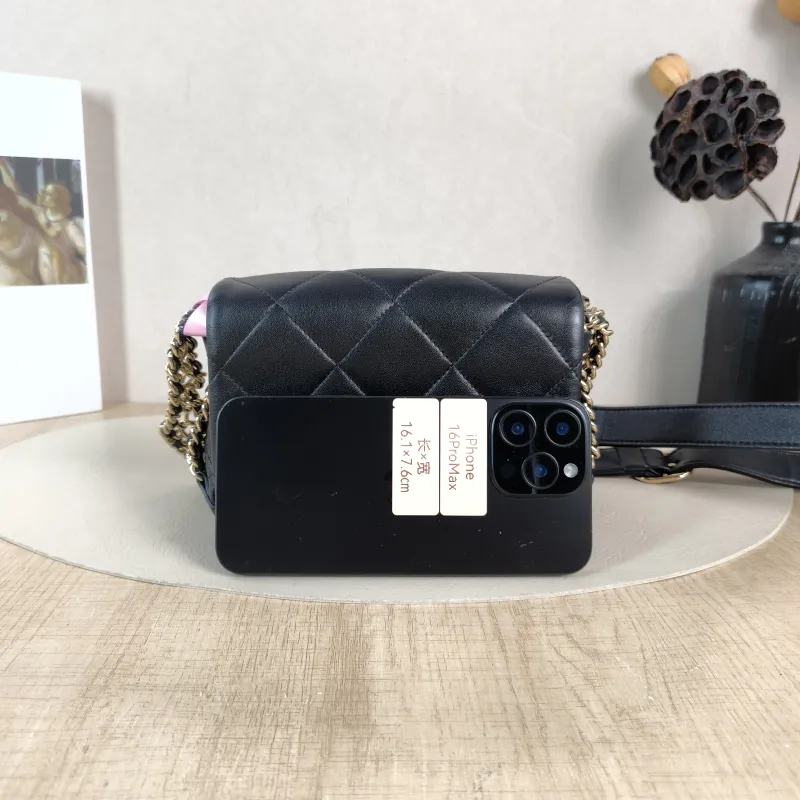 Chanel Shoulder Bag Black Lambskin One Size 17.5 × 6 × 12 cm — cover view 3 of 5