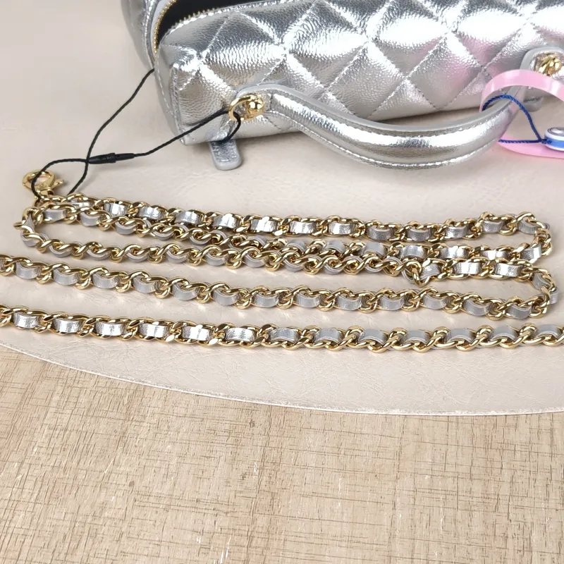 Chanel Crossbody Baglp Box Bag Top Handle Crossbody Bag Silver Grained Calfskin One Size19.5 × 5 × 17 cm — detail view 4 of 14