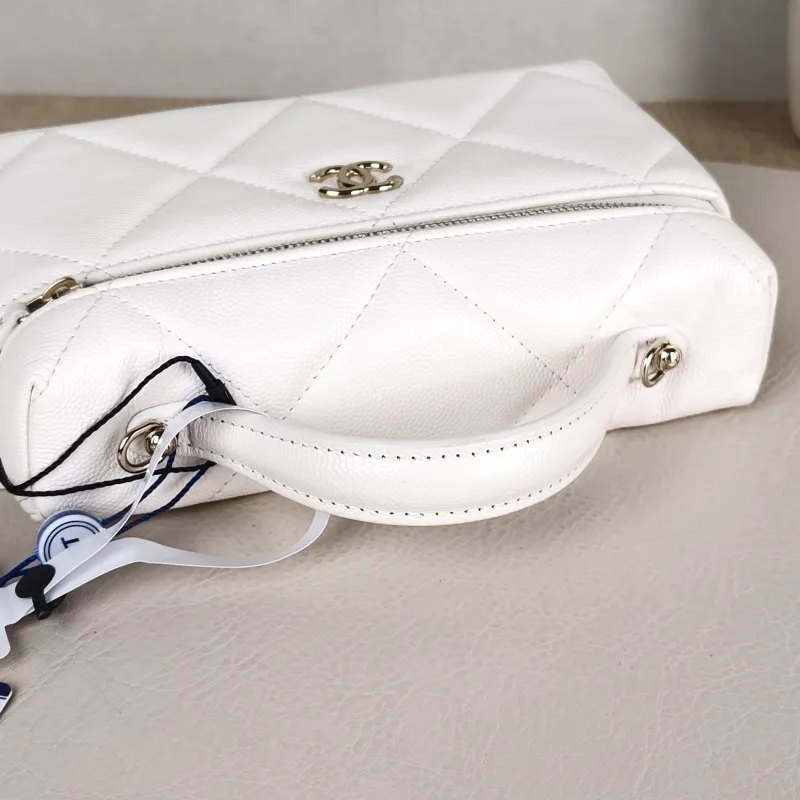 Chanel Crossbody Baglp Box Bag Top Handle Crossbody Bag White Calfskin One Size19.5 × 5 × 17 cm — detail view 9 of 12