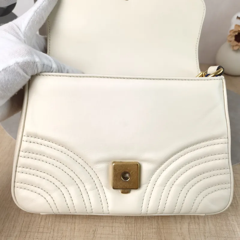 GUCCI Crossbody Bag GG Marmont Marmont White Calfskinmini21 × 8 × 15.5 cm — detail view 4 of 15