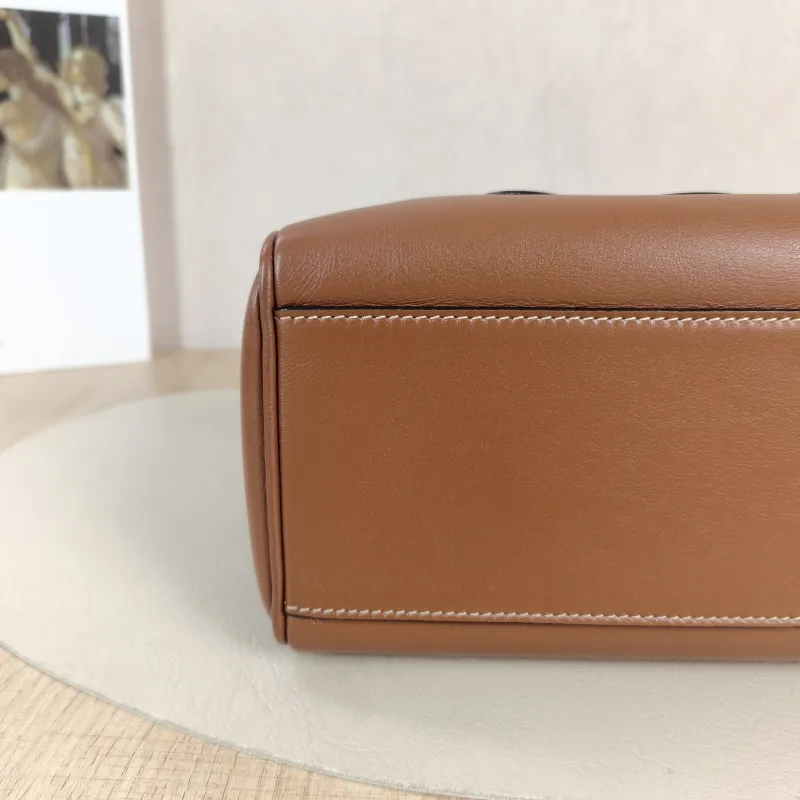 CELINE Crossbody Bag Calfskin Small 20 × 10.5 × 14 cm — detail view 7 of 13