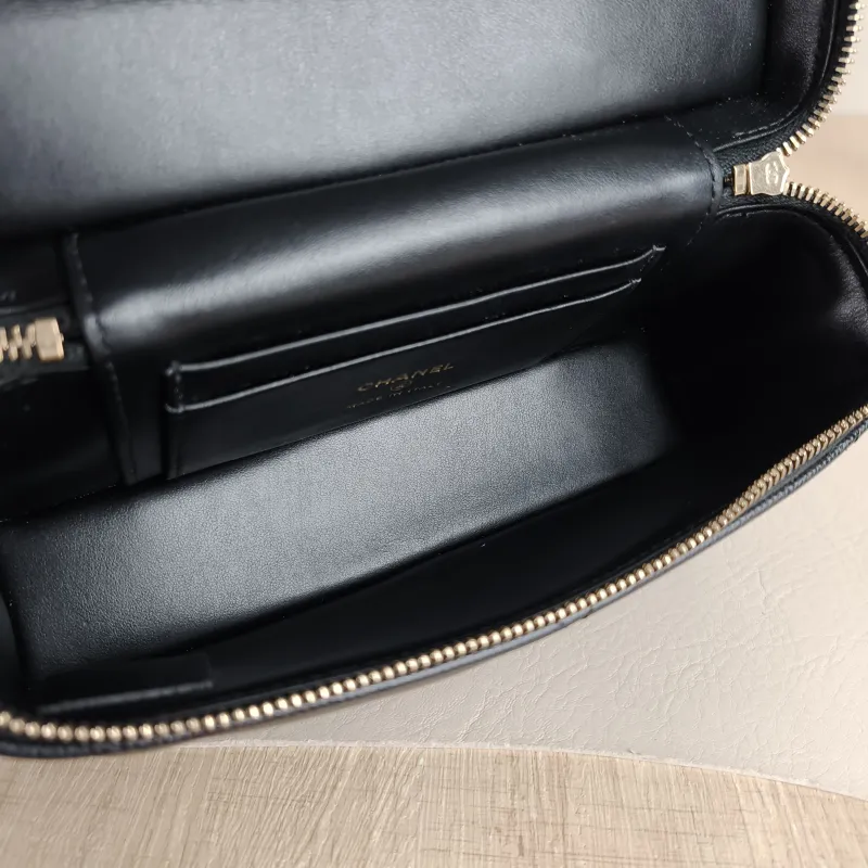 Chanel Crossbody Bag lp Box Bag Top Handle Crossbody Bag Black Calfskin 19.5 × 5 × 12 cm — detail view 5 of 12