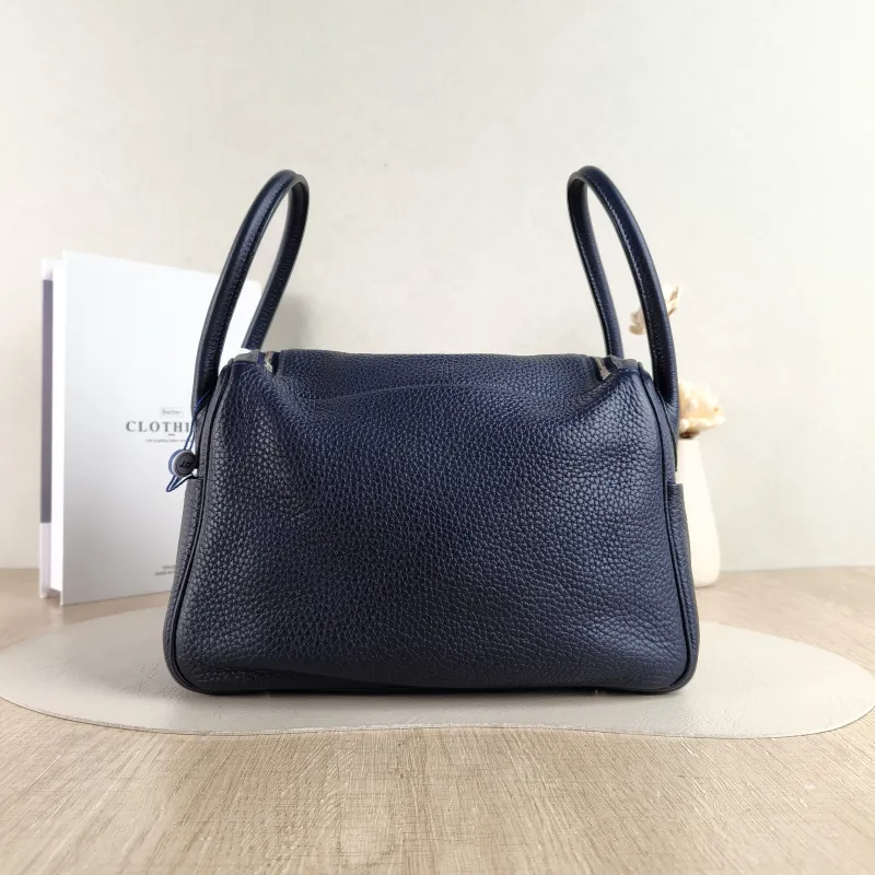 Hermès Crossbody Bag Lindy 26 Navy TC Calfskin Small 26 × 12 × 18 cm A Conditioned — cover view 2 of 6
